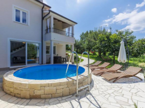Holiday Home Klementini by Interhome